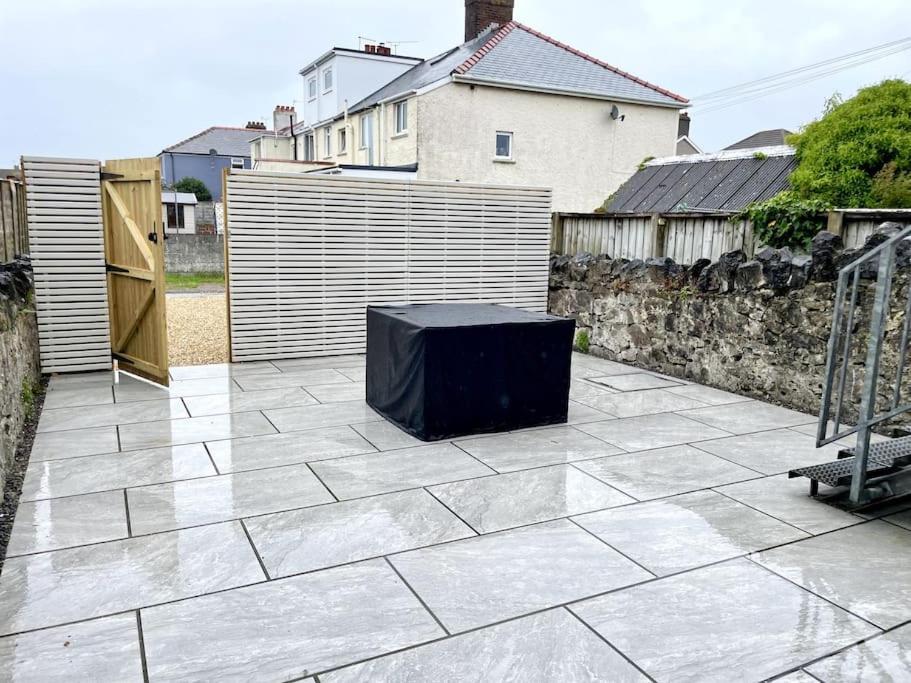 Luxury Porthcawl Large Spacious 2 Bedroom Apt, Parking, Garden Access, Prime Location Exterior photo